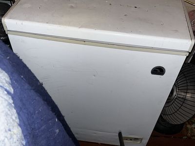 Igloo White Chest Freezer - Used