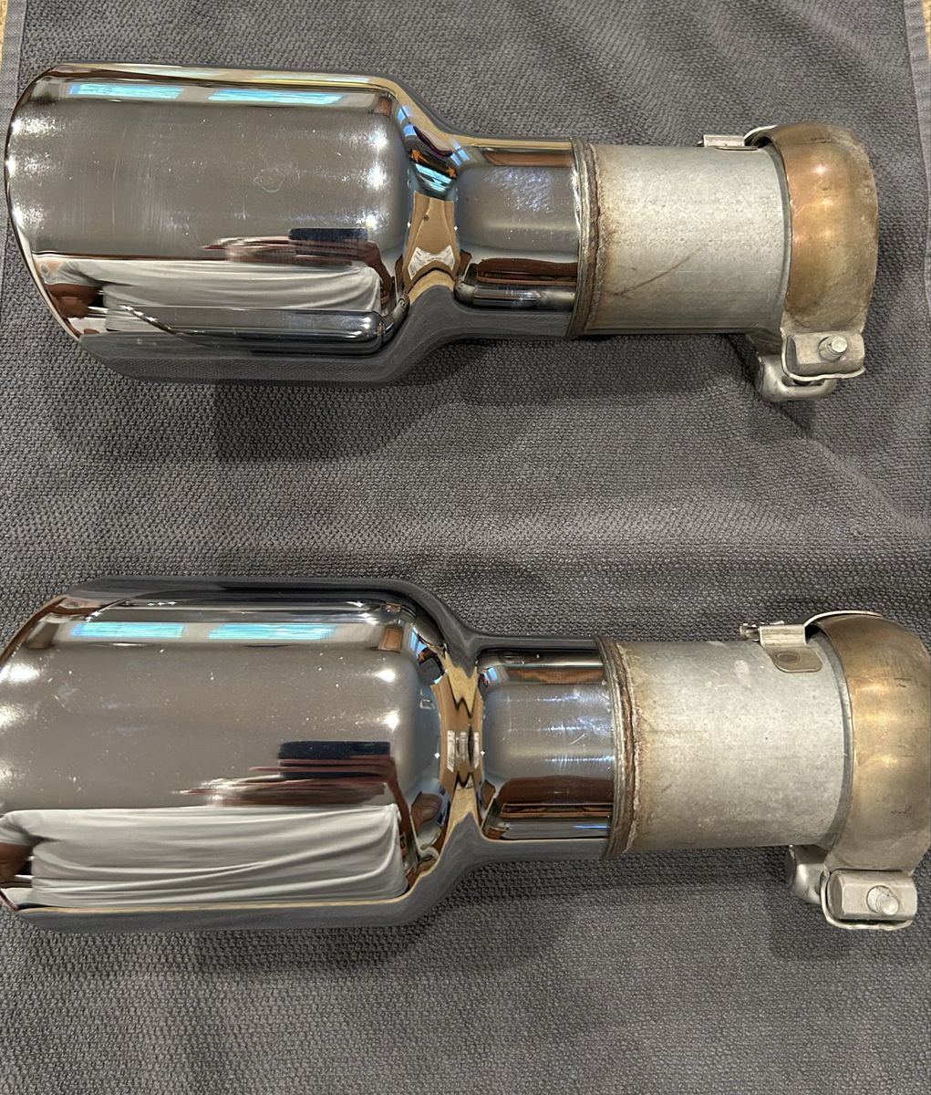 OEM Mopar Chrome Exhaust Tips – 2025 Ram 1500 Laramie – Like New