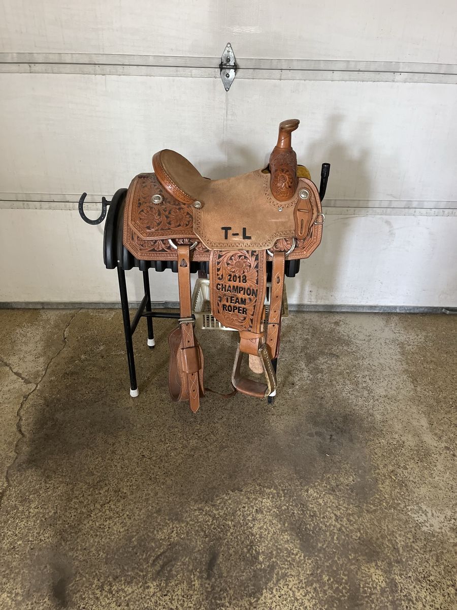 T-L trophy saddle