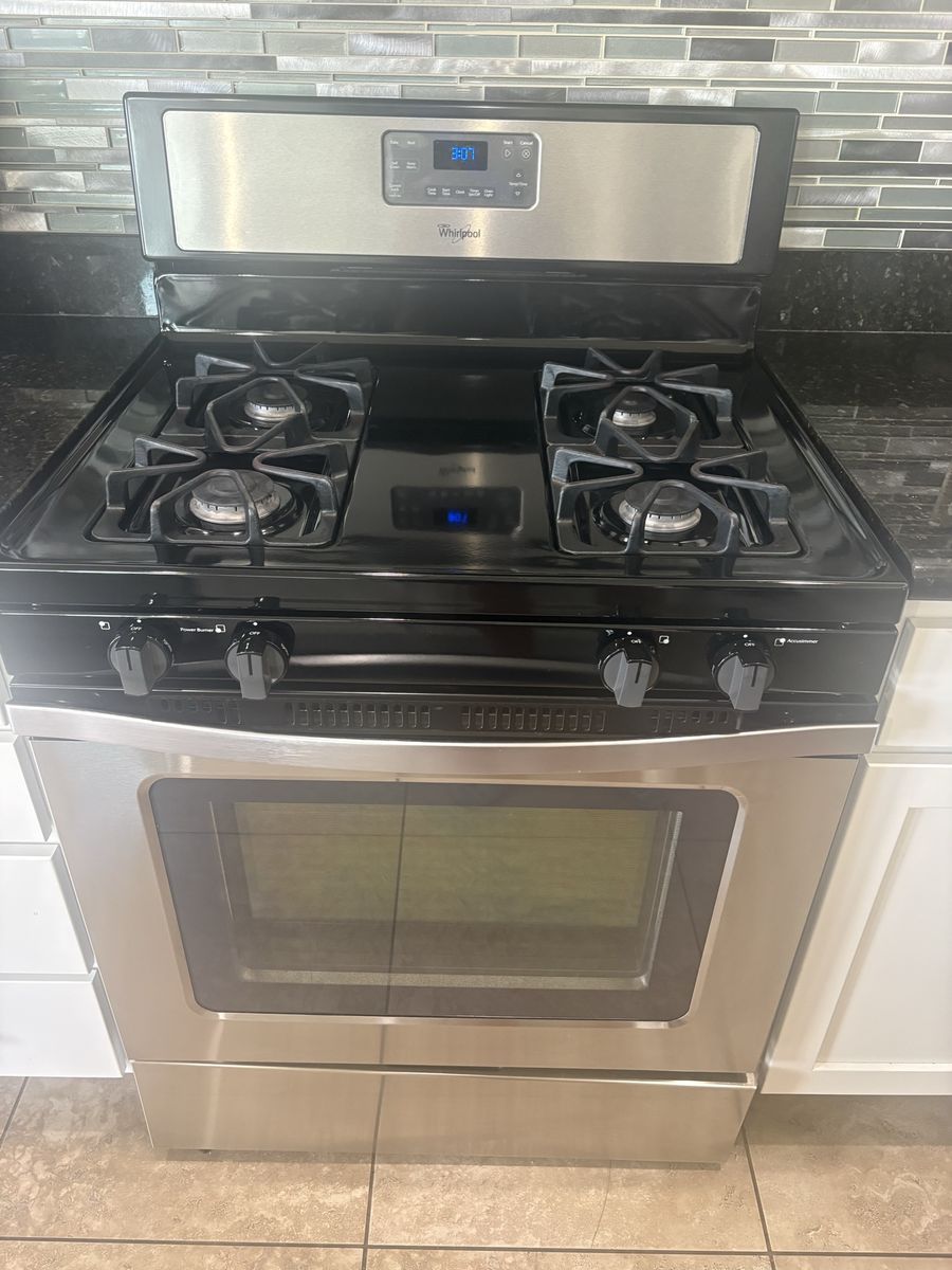 Whirlpool Stainless Steel Gas Range with Oven