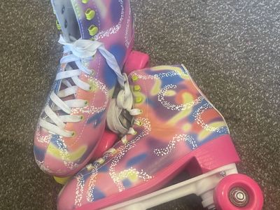 Girls Roller Skates, Ladies Size 7/8, Multi-Color Pink Tie-Dye Pattern, Used