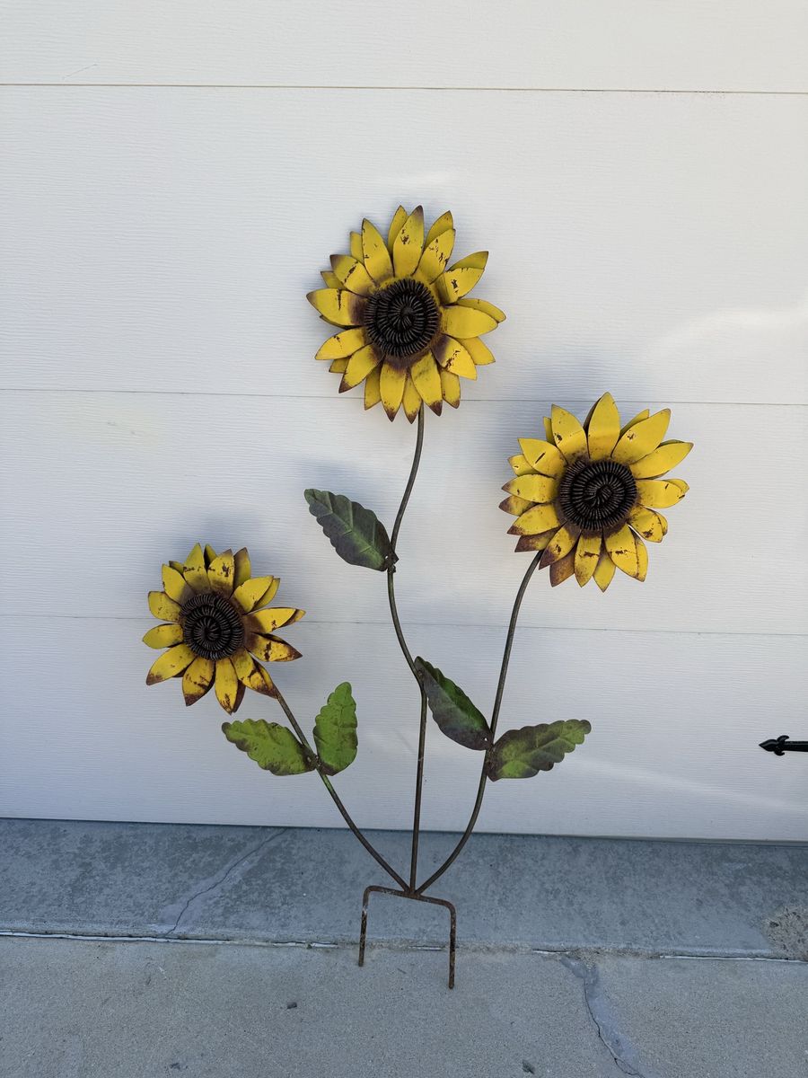 Large heavy metal sunflower  garden decoration 53” T by 34” W