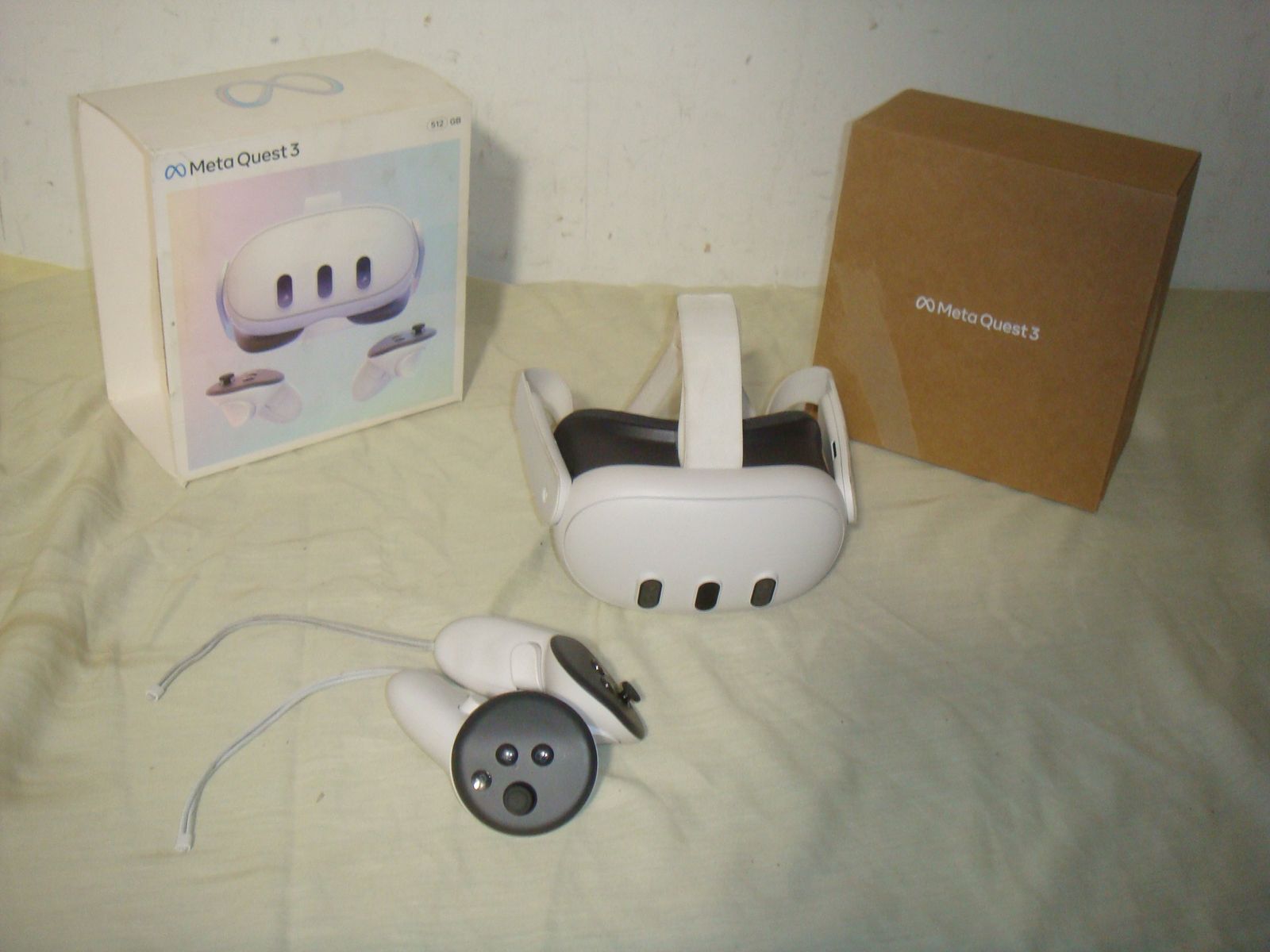 META QUEST 3 VIRTUAL REALITY GAMING HEADSET 512GB WITH 2 CONTROLLERS