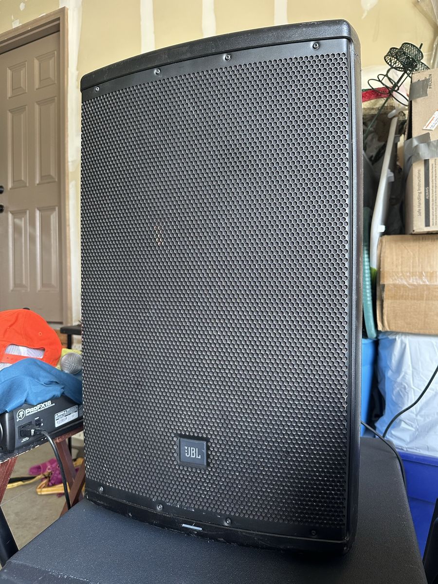 JBL Eon 615 series powered speakers