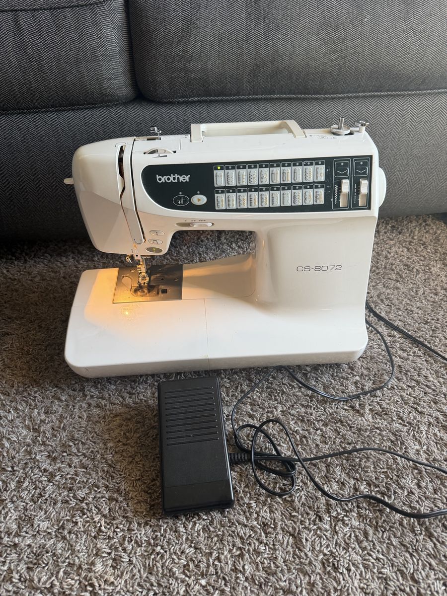 Brother sewing machine cs-8072