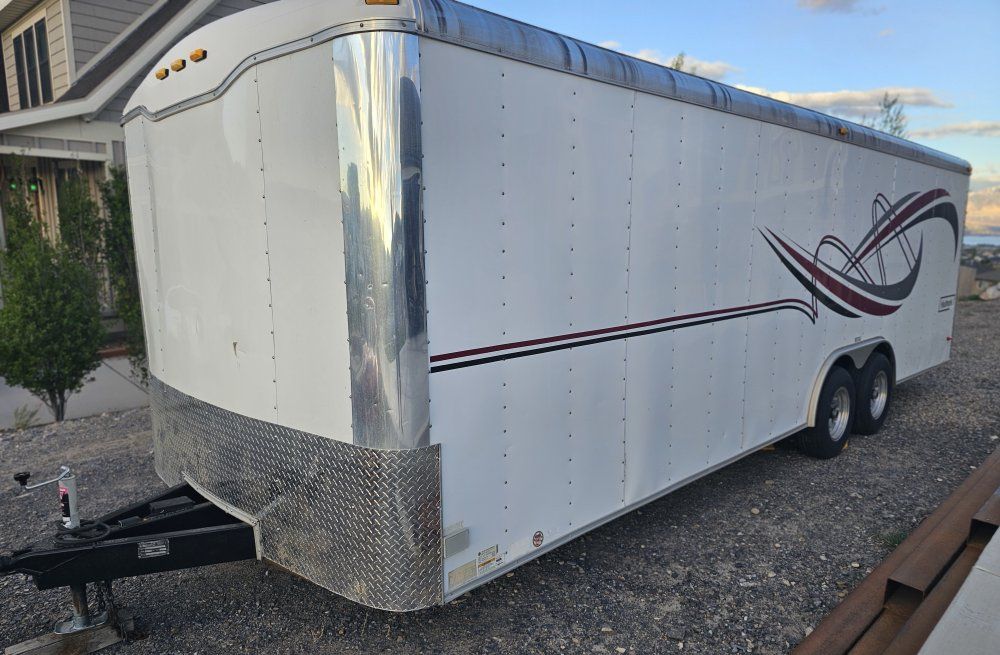 8.5X24 ENCLOSED HAULMARK CARGO TRAILER