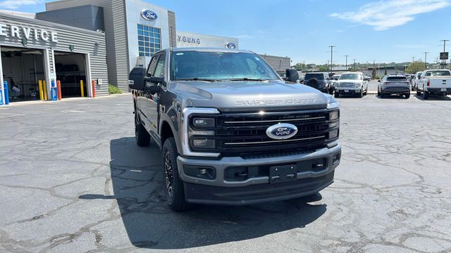 2025 Ford F-350 Super Duty Platinum