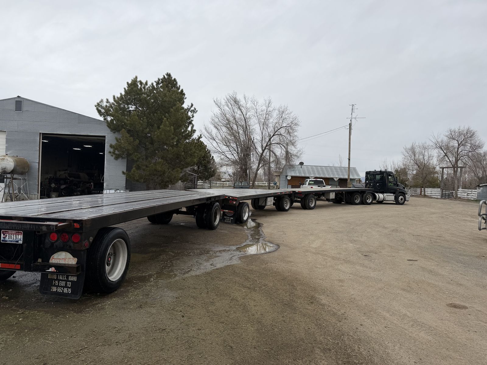 Utility Flatbed Hay Trailers