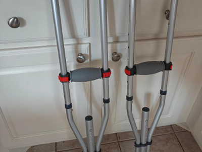 New in box Pair of Height Adjustable Crutch