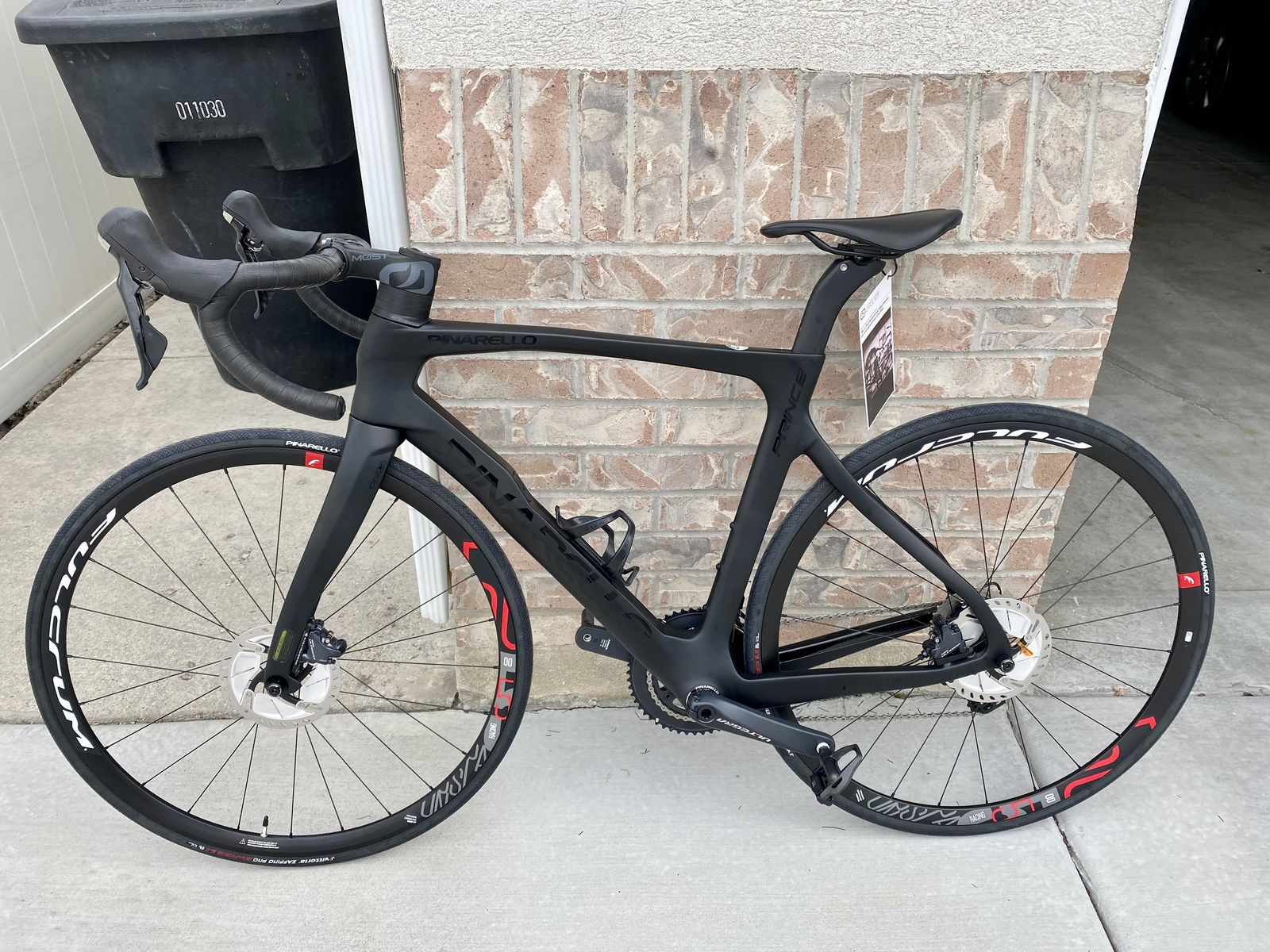 2020 Pinarello Prince Ultegra road bike - 53cm