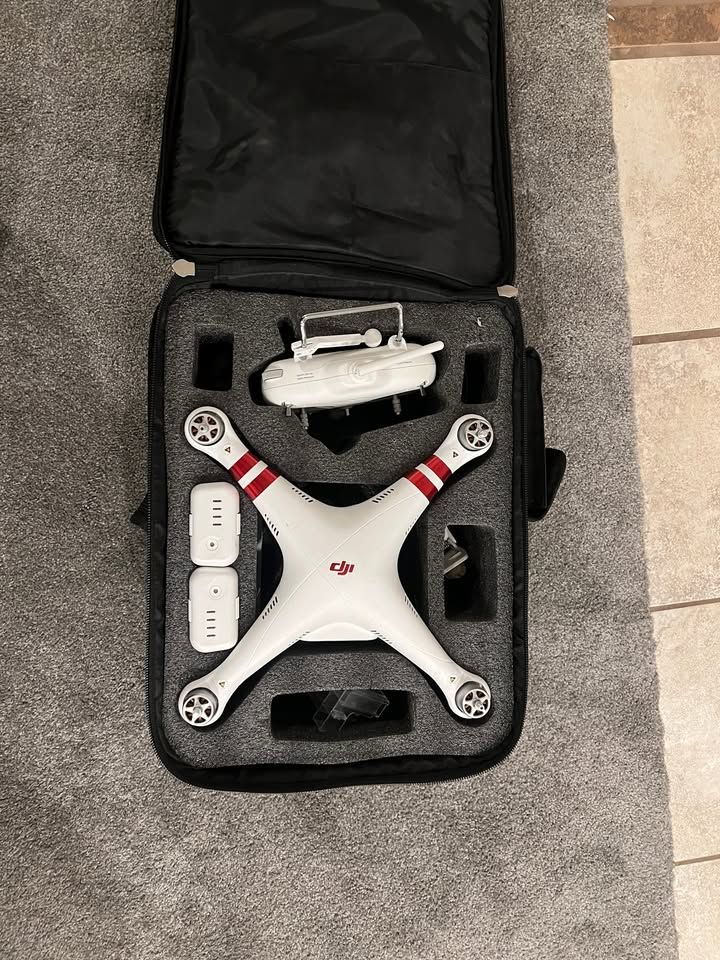 DJI Phantom 3 Standard Drone – 2 Batteries + Bag – Excellent Condition