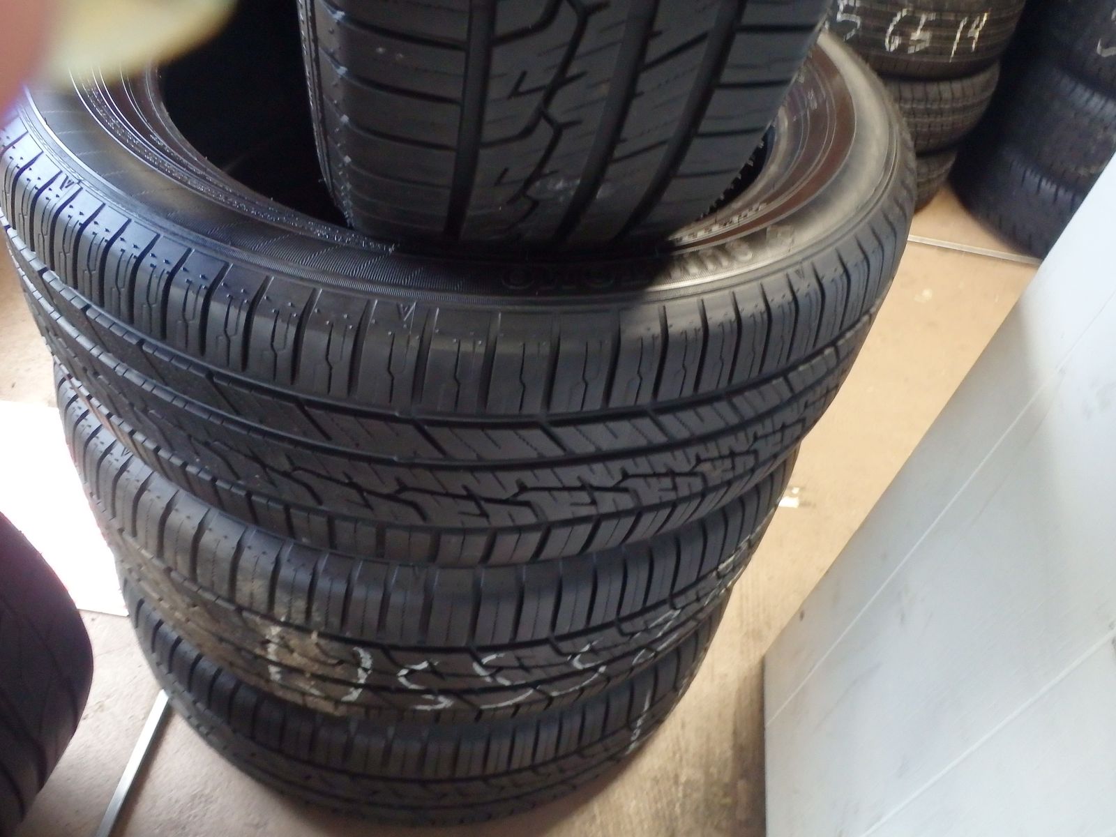 225/55R19 SUMITOMO HTR PO3 A/S SET OF USED TIRES