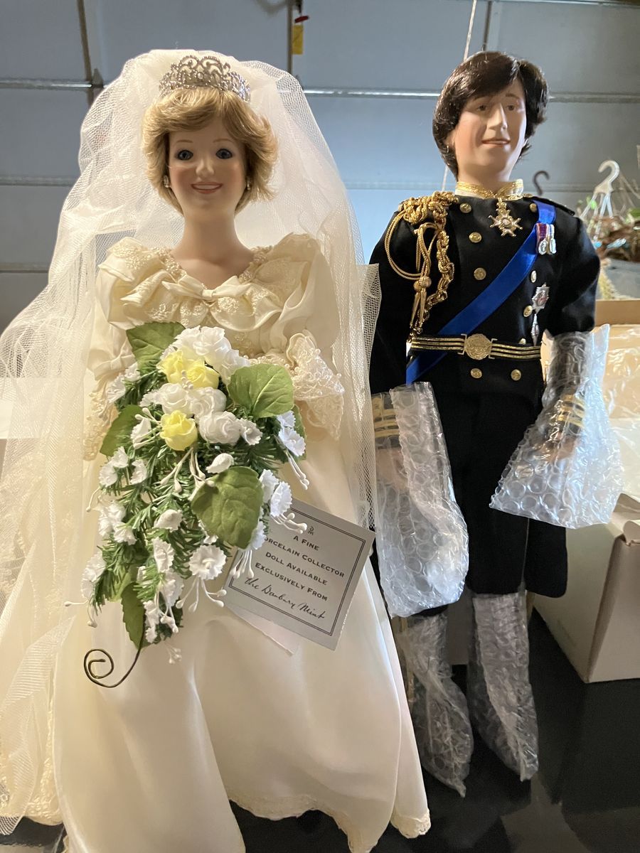 Prince Charles and Princess Diana doll set
