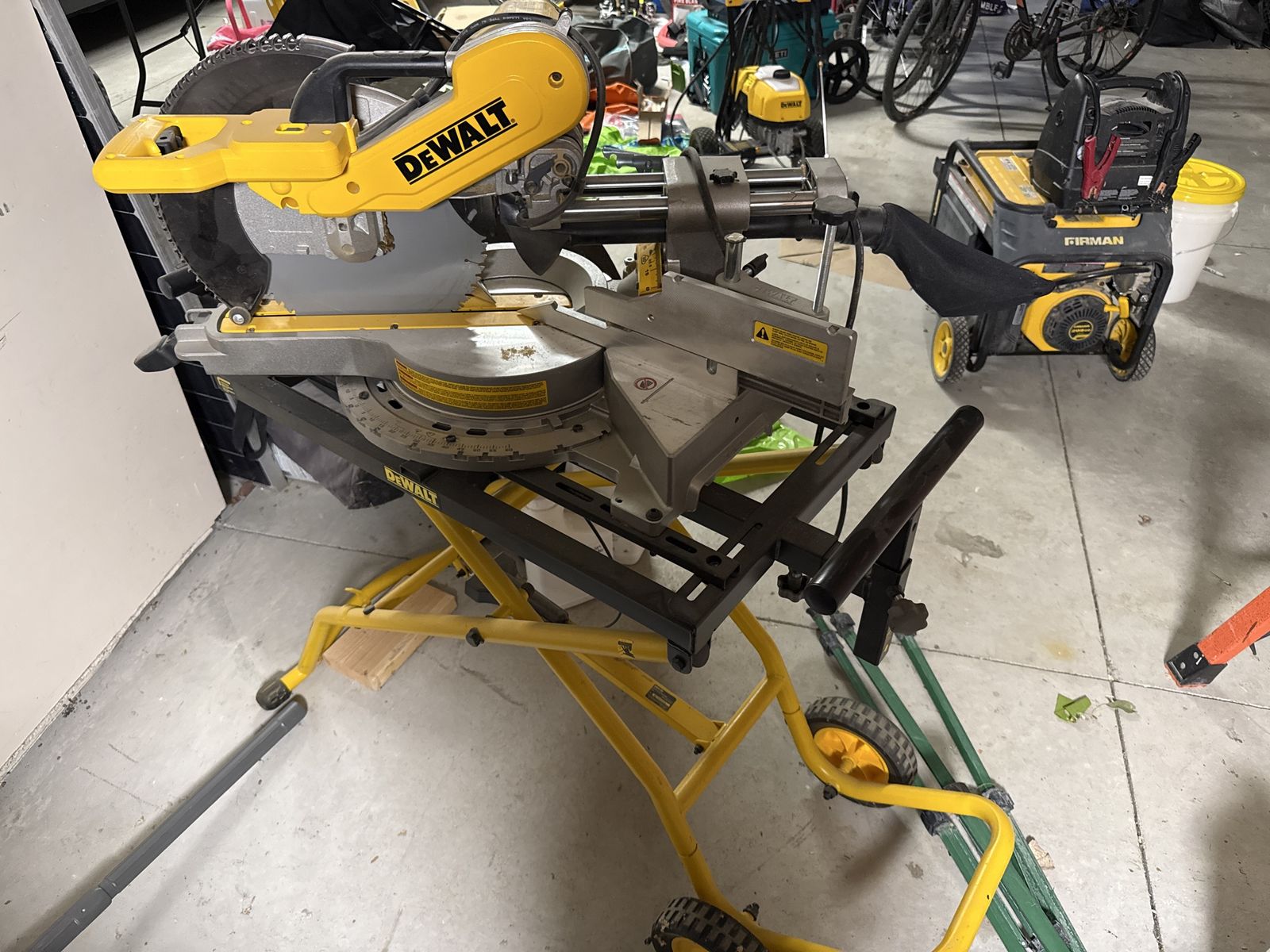DEWALT Miter Saw on Rolling Stand - Used Condition 12 in model des 780