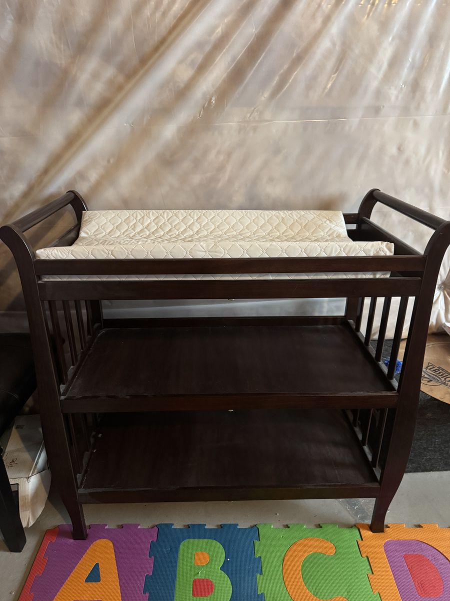 Nursery furniture set