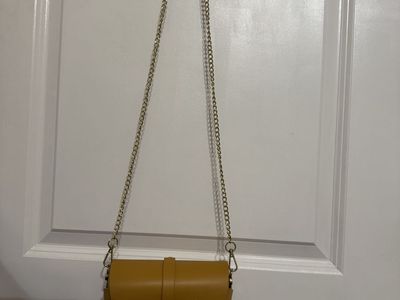 Vera Pelle Small Leather Crossbody Bag Made in Italy Gold Chain Strap Tan/Cognac