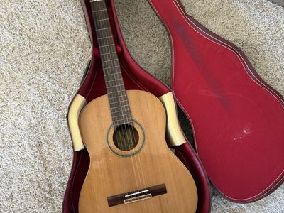 Teton Guitars Classical Acoustic Guitar with Hardshell Case