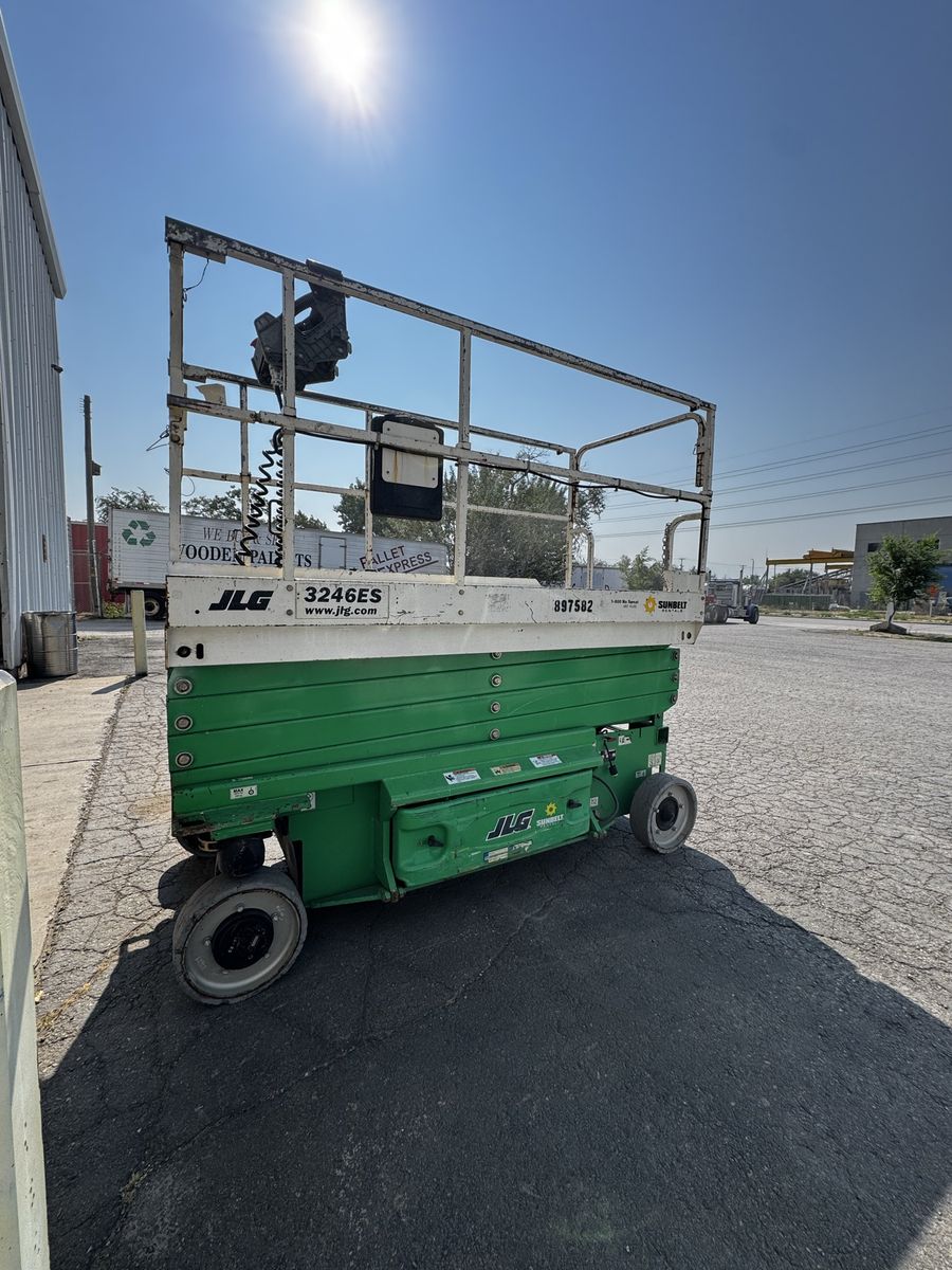 JLG 3246ES Electric Scissor Lift 