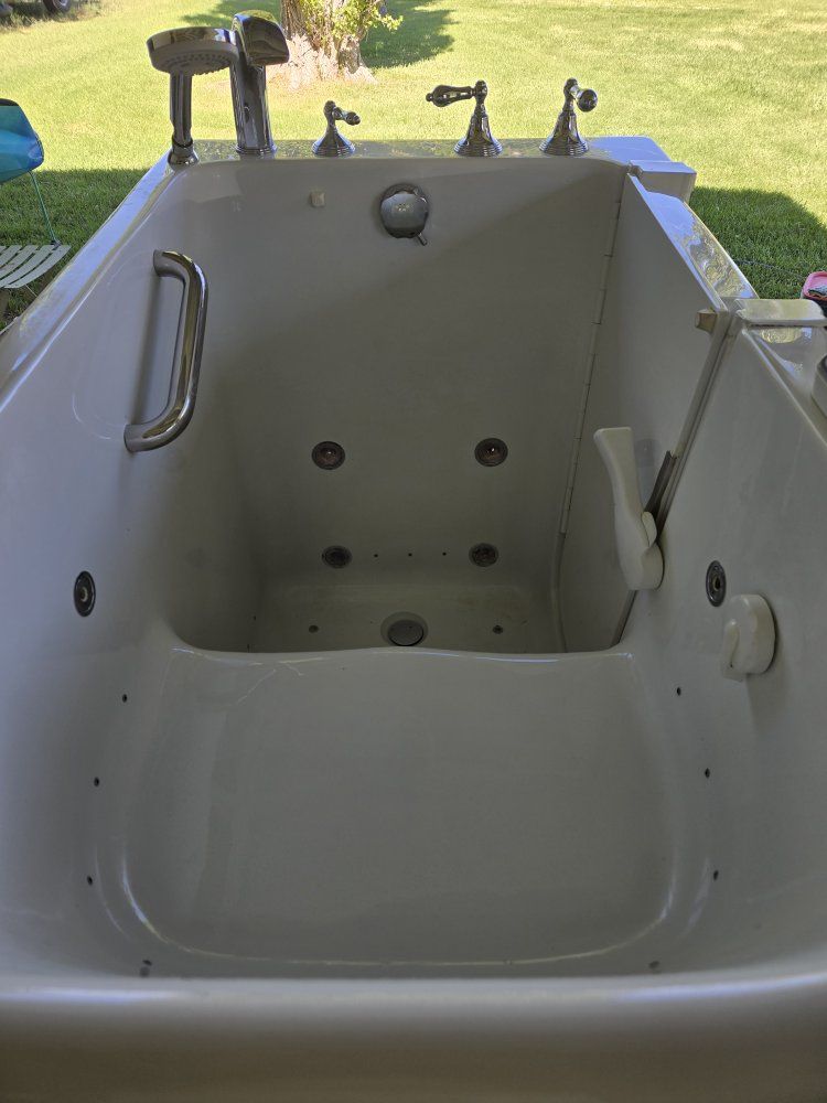 Main image 6