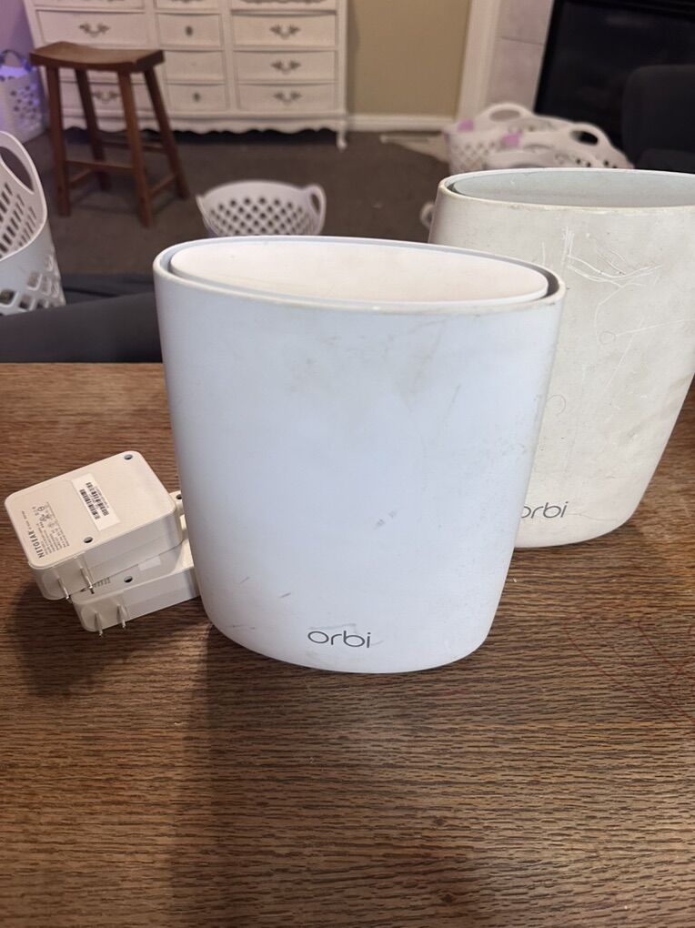 Netgear Triband RBR50 Router and 1 Satalite