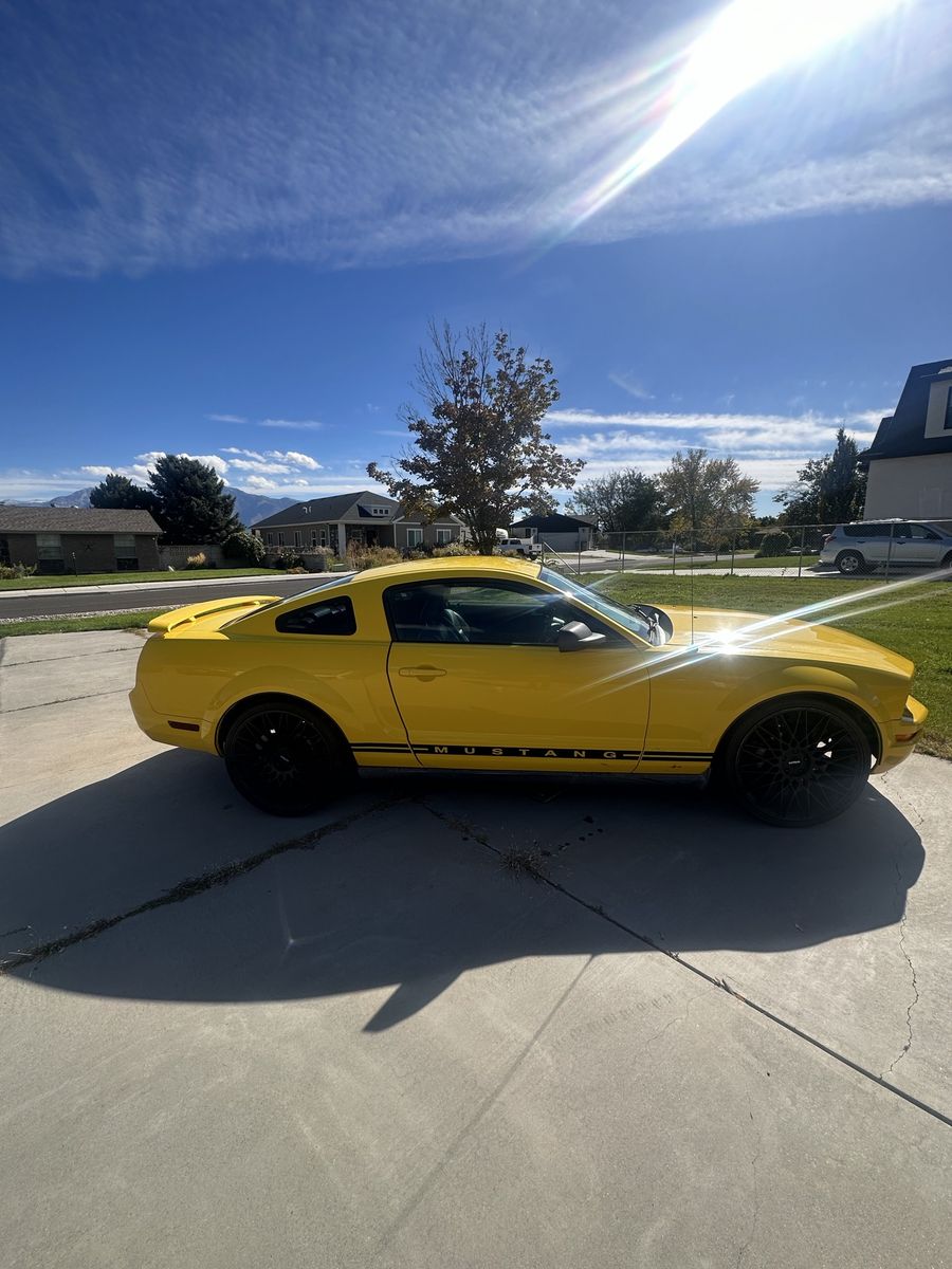 2005 Ford Mustang V6