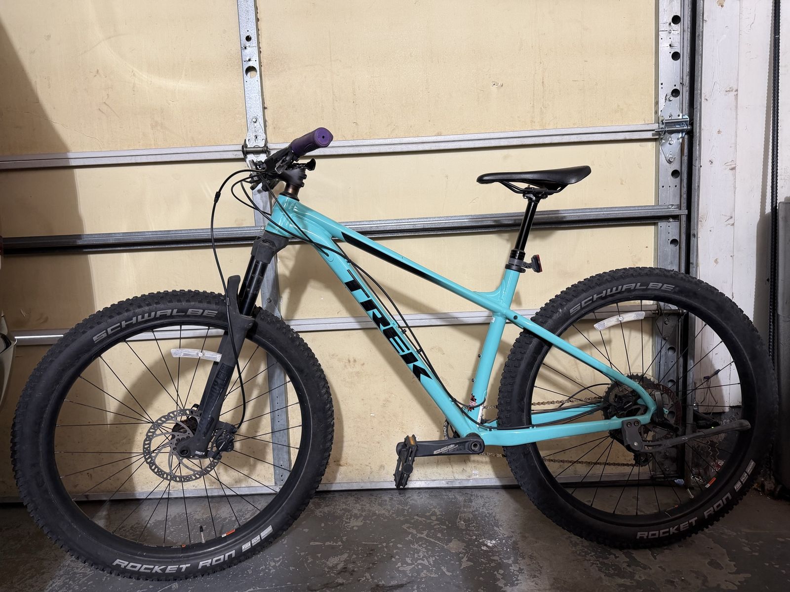 (Sale Pending) Trek Roscoe 7 Mountain Bike
