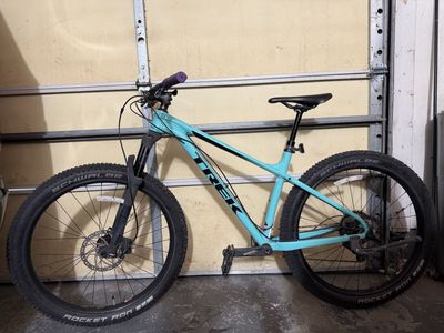 (Sale Pending) Trek Roscoe 7 Mountain Bike