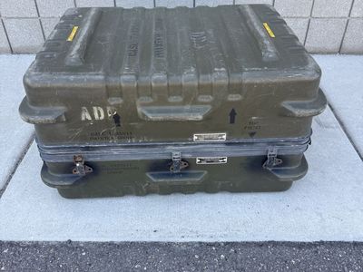Military Hard Case - Rusty Latches - Measurements In The Pictures