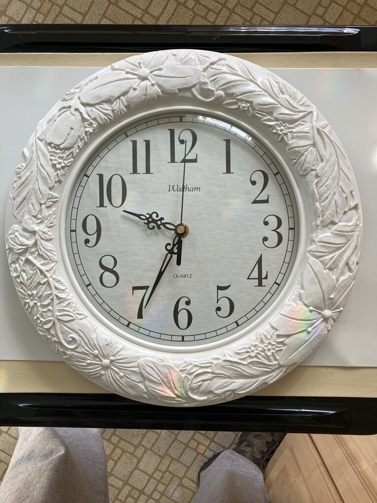 Like New Walham Quartz Wall Clock