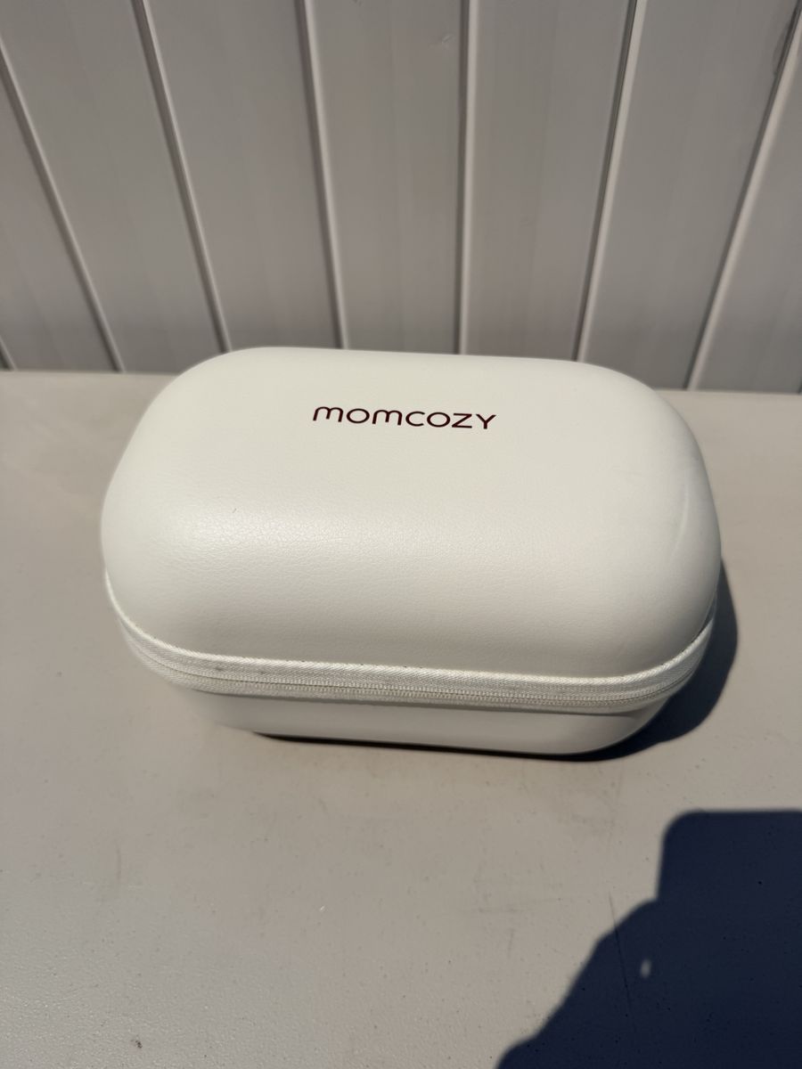 Momcozy M5 Hands-Free Wearable Breast Pump Set with Carrying Case