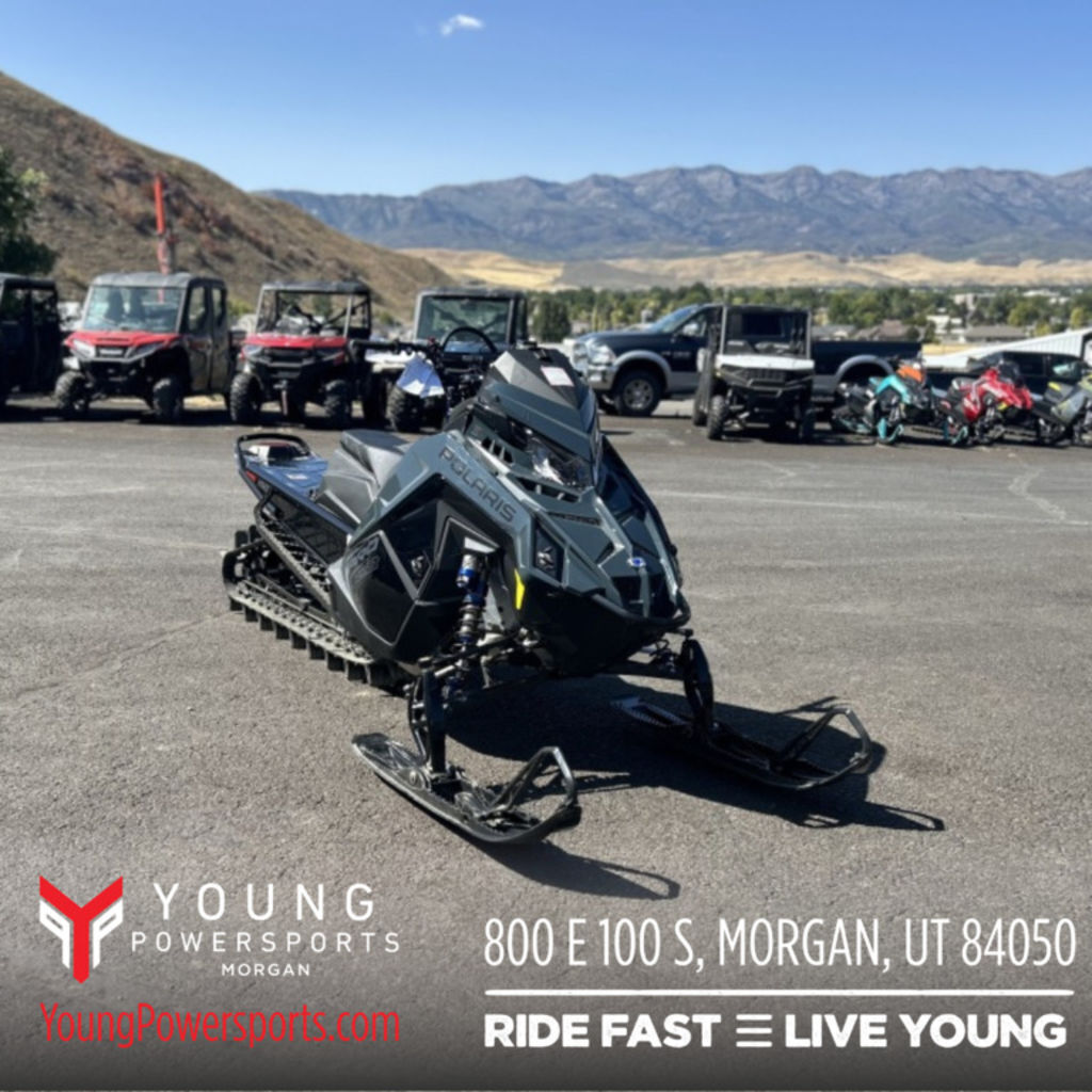 2026 Polaris® 850 PRO RMK 165 Gloss Black / Blue Dusk