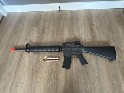 Cyma m16 a3 *AIRSOFT* with lancer tactical 9.6v battery