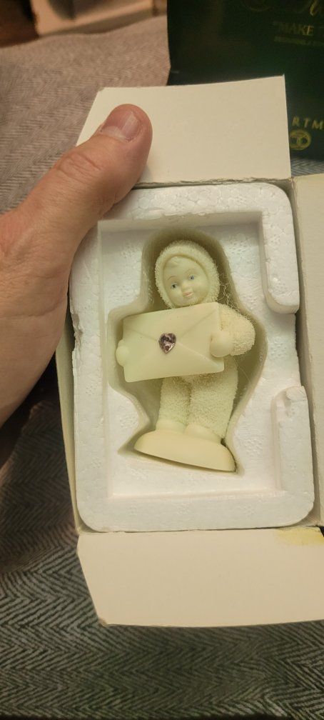 Department 56 Snowbabies 'Extra Special Delivery' Figurine with Swarovski Crystal