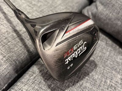 Titleist 913 D2 9.5* Driver Aldila Phenom Stiff Shaft