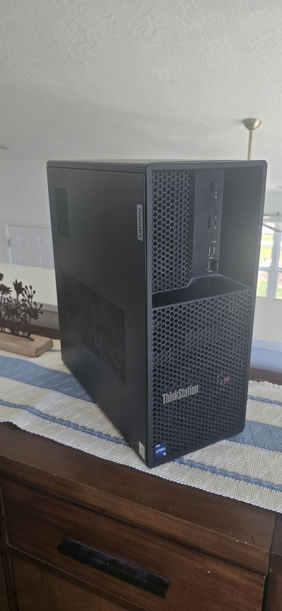 Lenovo ThinkStation i9-13900K / 64GB DDR5 / 2TB NVMe / NVIDIA T400 - excellent condition, Lenovo 2029 premier onsite warranty