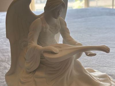 Vintage Avon Porcelain Angel Light-Up Figurine