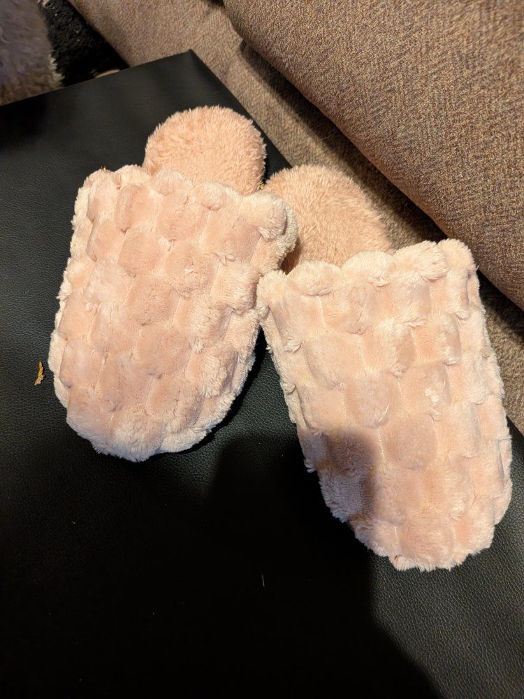 Cozy Pink Quilted House Slippers - S-M, Machine Washable