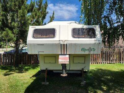 Fifth Wheel Alpenlite a fixer upper or for parts