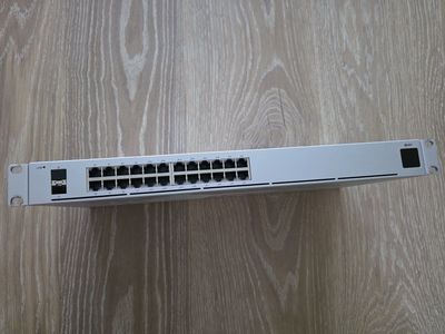 Unifi USW 24 Port POE Swicth- 1 gig with SPF