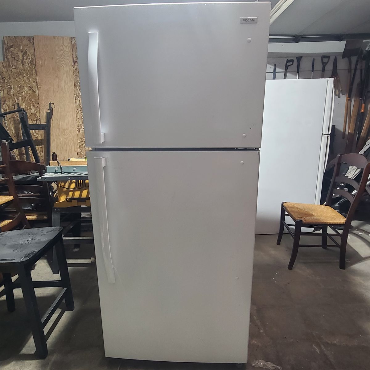 Vissani 32" Refrigerator