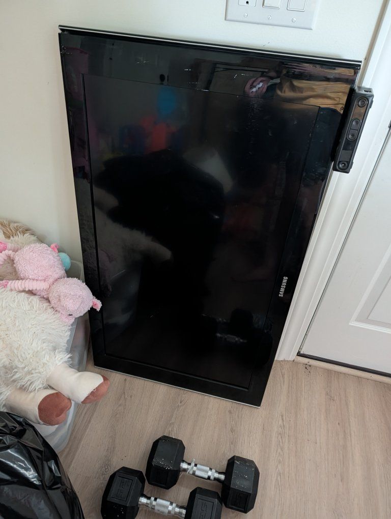 Samsung Flat Screen 1080p Television 43 inches