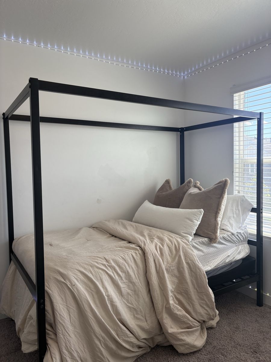Twin metal bedframe