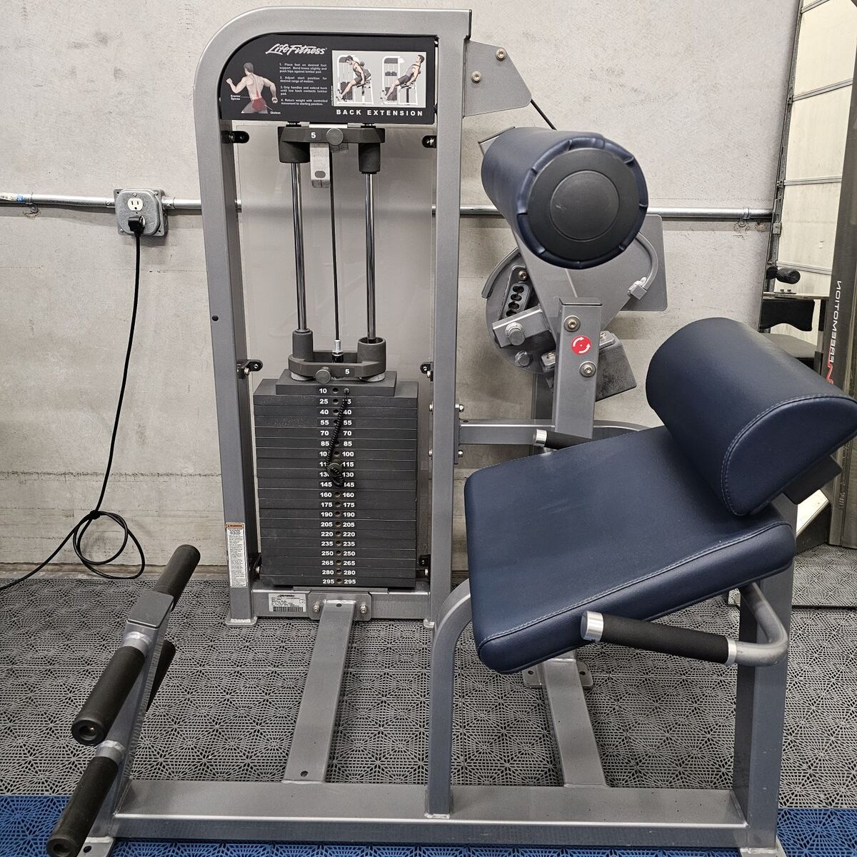 Life Fitness Back Extension