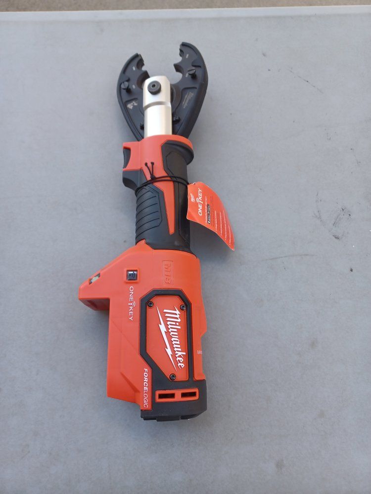 Milwaukee M18 FORCE LOGIC 6T Utility Crimper - Cat No. 2678-20, Cordless, 18V