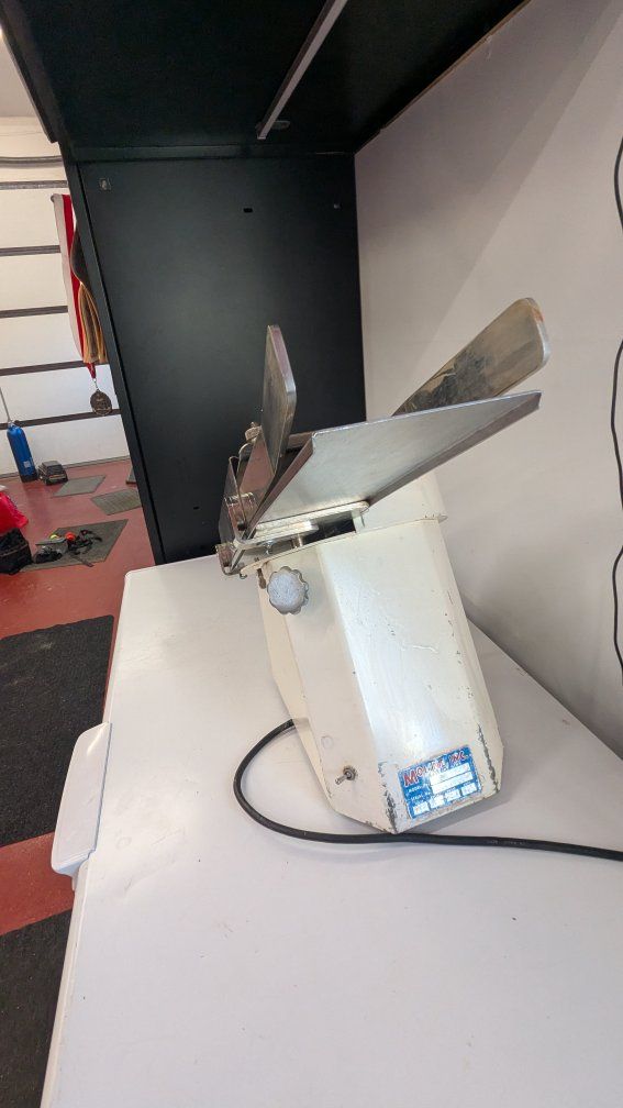 Moline 18" Bagel/Bun Bread Slicer - Restaurant/Bakery Equipment