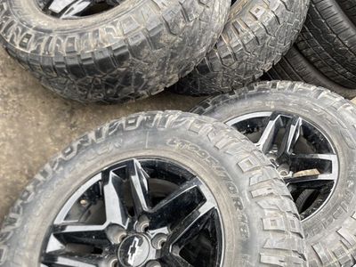 RIMS TIRES 295-70-18 NITTO RIDGE GRAPPLER