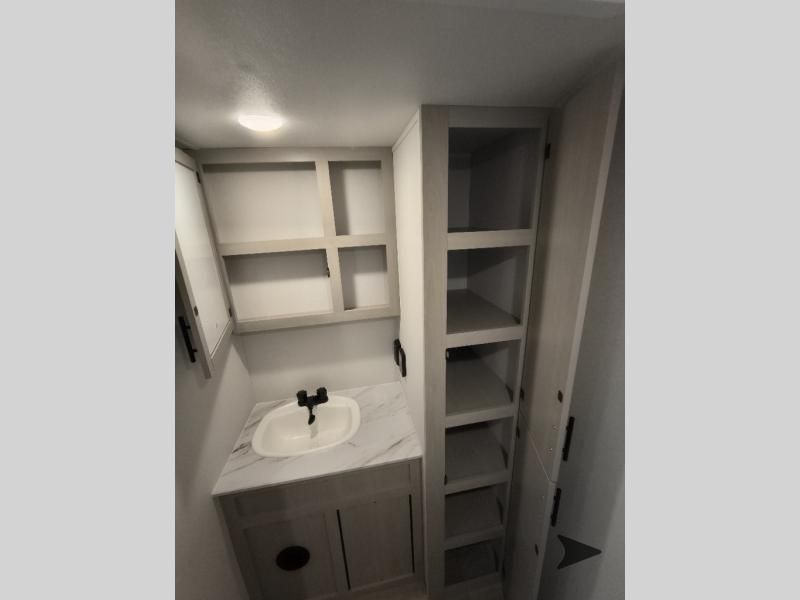 Main image 27