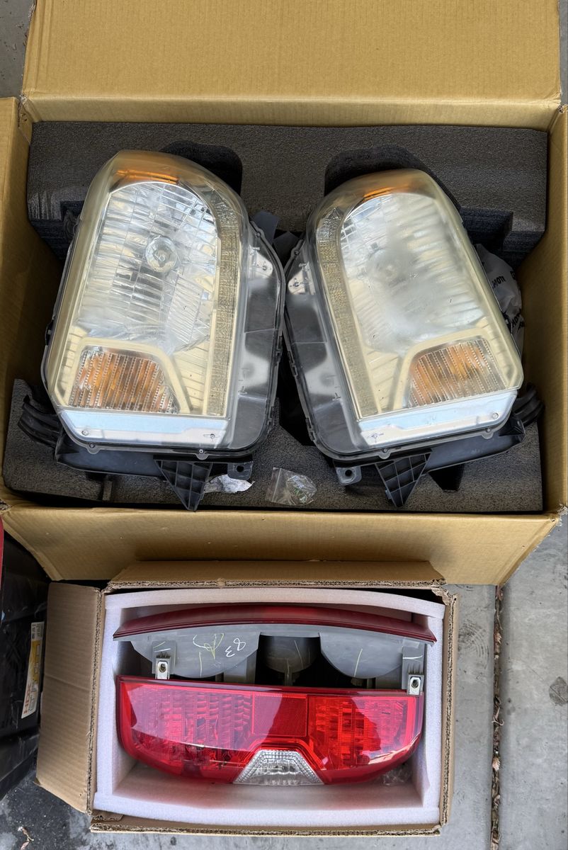 2014 tundra headlights and taillights
