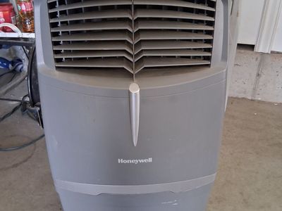 Portable cooler