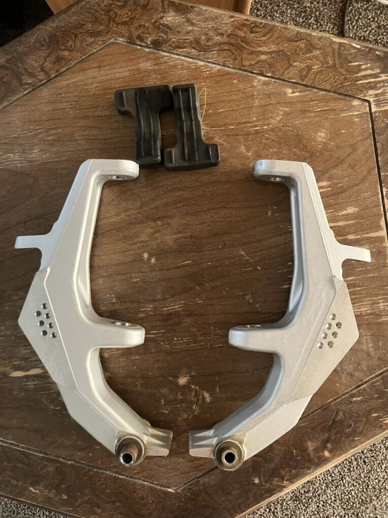 Ski Legs And Stoppers For Skidoo